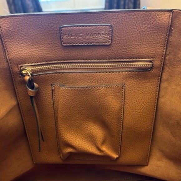 Steve Madden Tote Bag - Picture 4 of 6